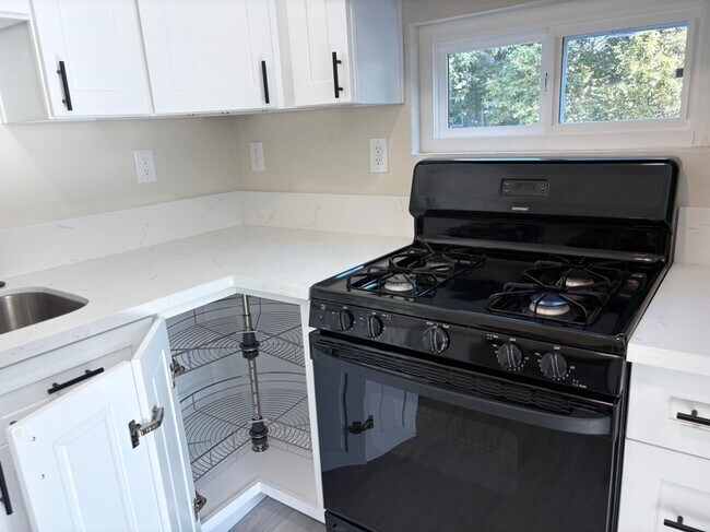 Photo - 11555 Archwood St Unit A