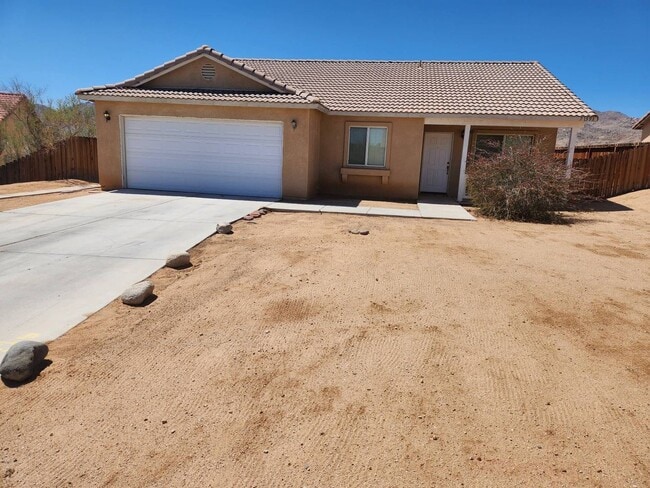 Building Photo - Beautiful Home in the Desert Vista Community
