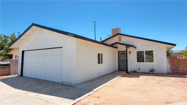 Photo - 45007 Logue Ct