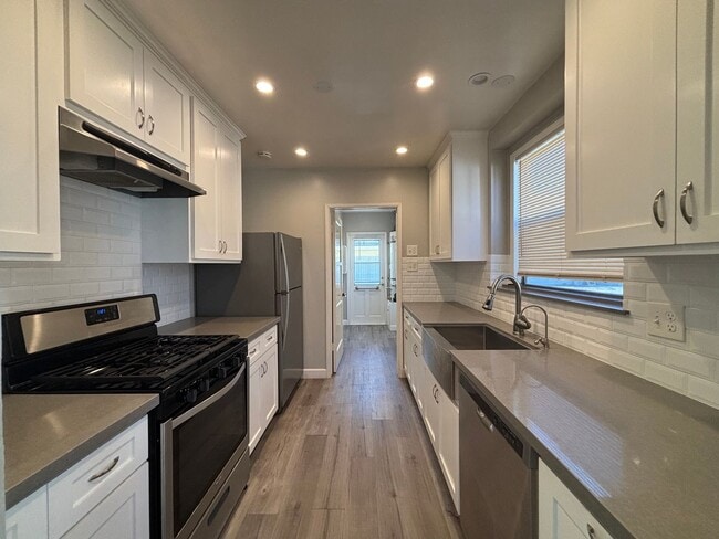 Building Photo - 2nd St., 829-831 Unit 829