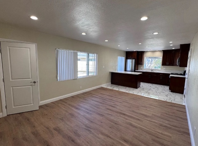 Building Photo - 207 Wesley Ave