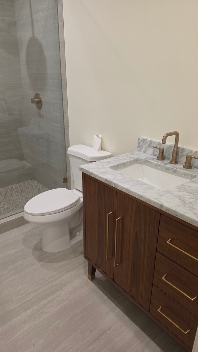 Building Photo - 458 S Roxbury Dr Unit 460 12