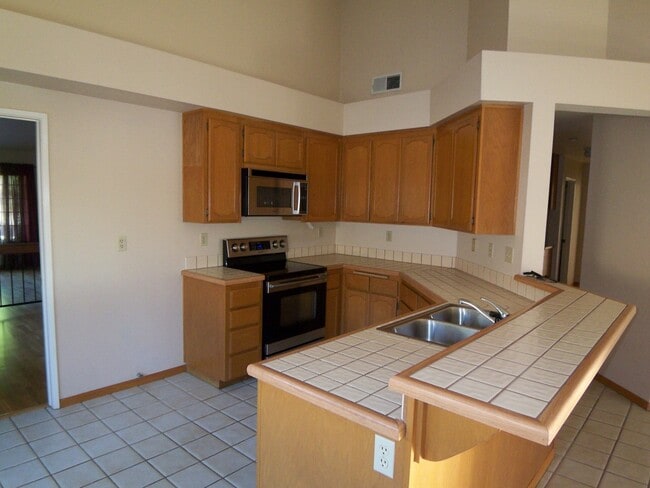 Photo - Charming 3Br/2Ba Single Story House W/3 Ca...