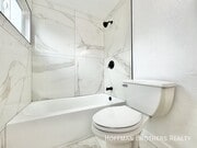 Photo - 5723 Willowcrest Ave Unit 4
