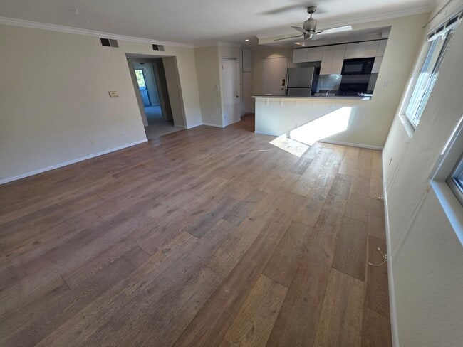 Building Photo - 3762 Hughes Ave Unit 312