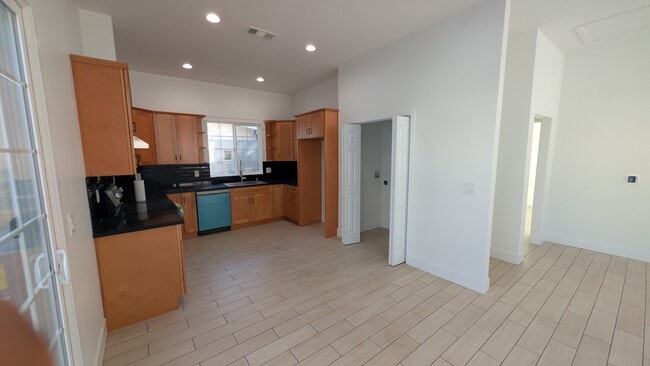 Photo - 20746 Elaine Ave