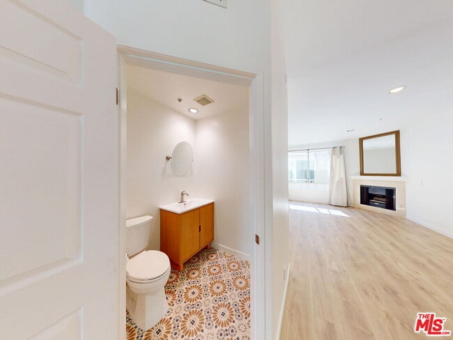 Photo - 18347 Saticoy St Unit 31
