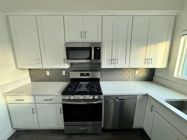 Kitchen - 3722 Florida St Unit 3