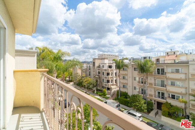 Photo - 123 S Clark Dr Unit PH1