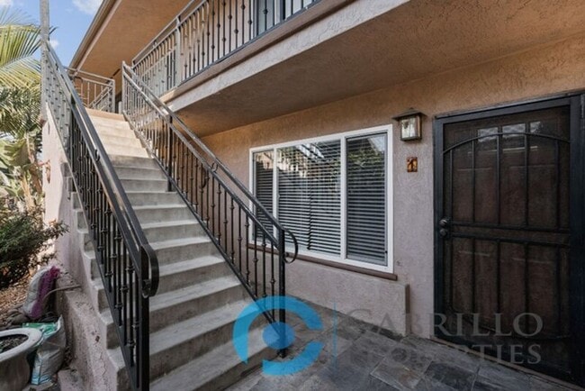 Building Photo - 2110 Bacon St Unit #1