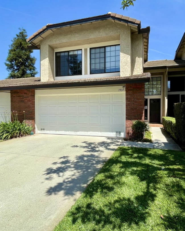 Beautiful 3 Bedroom 2.5 Bath Condo! - Beautiful 3 Bedroom 2.5 Bath Condo!