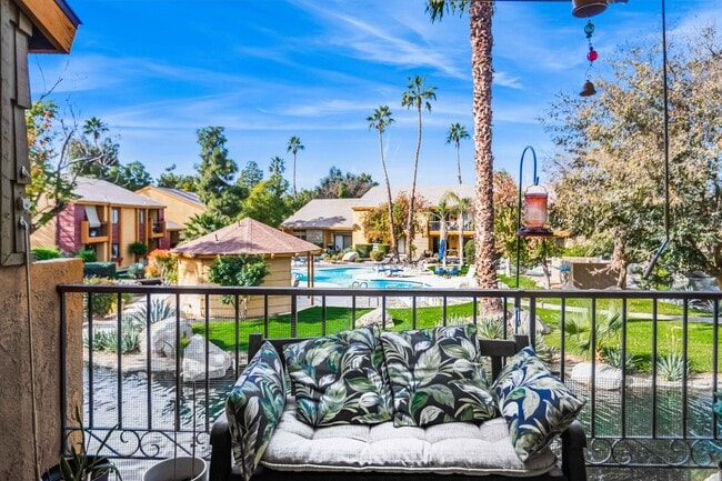 Building Photo - 48255 Monroe St Unit 21