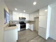 Photo - 660 E 6th St Townhome