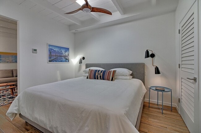 Photo - 1072 Seaward- MFR Unit 1