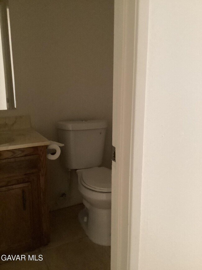 Photo - 44652 Beech Ave