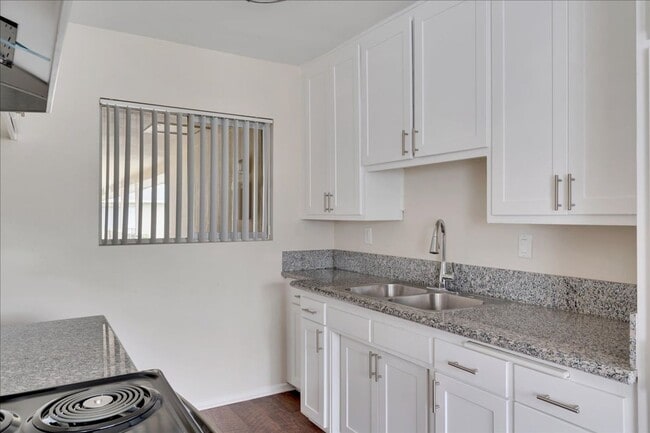 Photo - Melrose Place Apartments