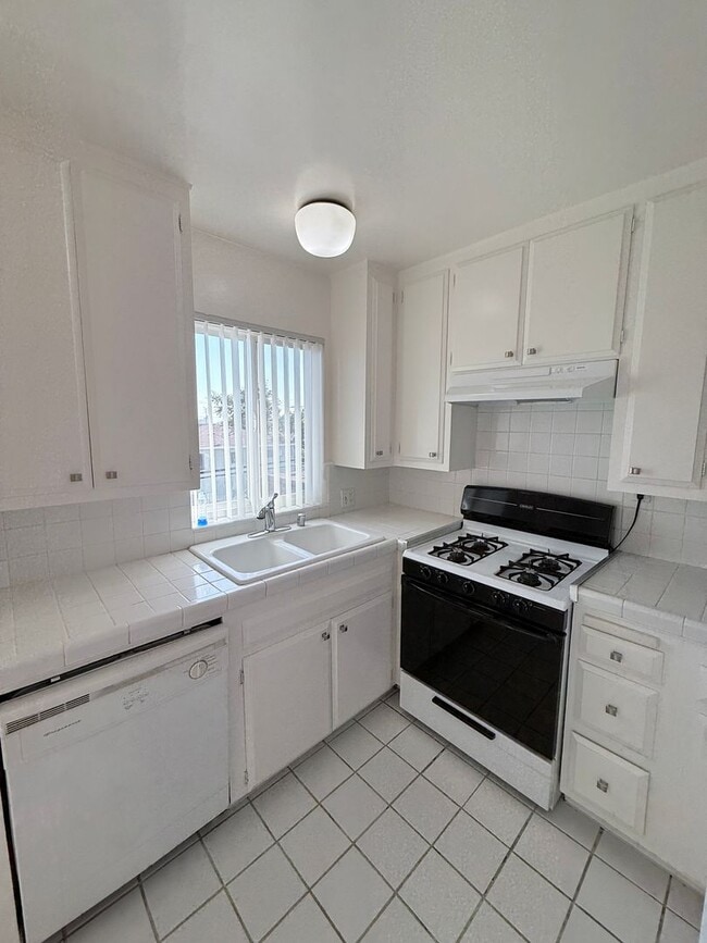 Photo - 4432 Franklin Ave Unit 8