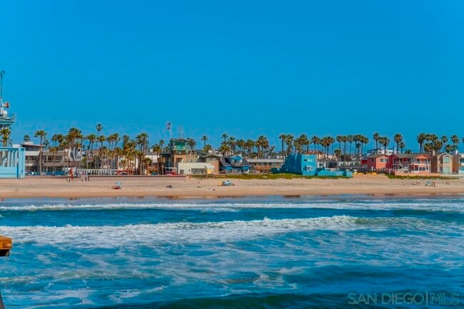 Photo - 736 Florence St