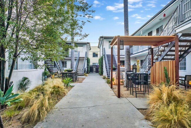 Photo - 315 Junipero Ave