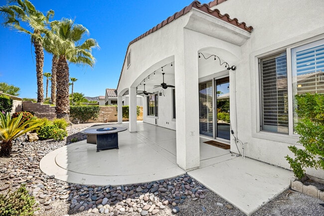 Building Photo - 40139 Calle Mandrina