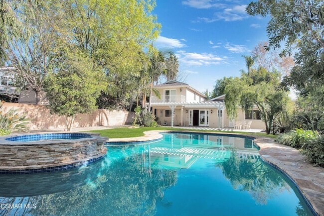 Photo - 4539 Mammoth Ave