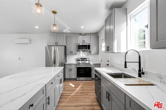 Building Photo - 1622 Morton Ave