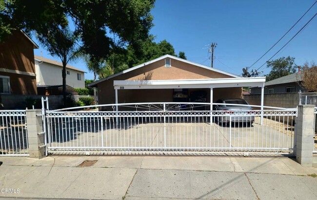 Building Photo - 441 Sycamore St Unit 441 Sycamore Street #C