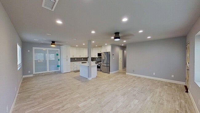 Photo - 13922 Heidi St
