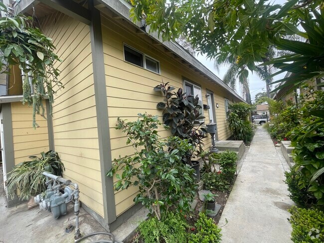 Building Photo - 750 Martin Luther King Jr Ave Unit 752 MLK Rental