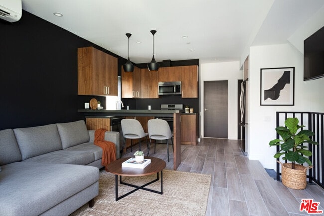 Photo - 1238 W 30th St Unit 1238.1