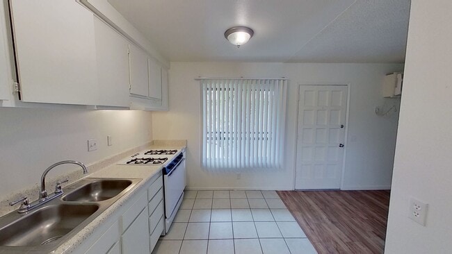 Photo - 583 N Tustin Ave Unit A