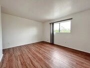 Photo - 14746 Delano St Unit 10