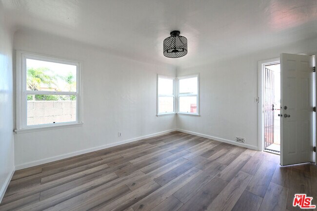 Photo - 4430 W 134th St Unit B