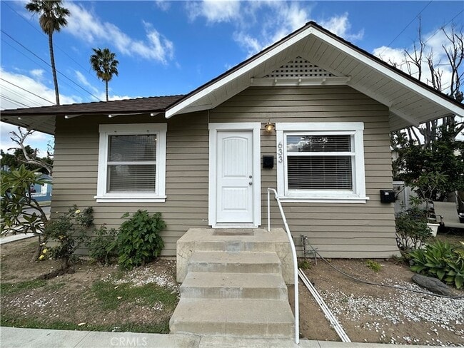 Photo - 633 W Maple Ave