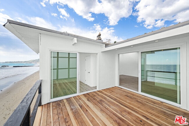 Building Photo - 25154 Malibu Rd Unit 2 Rental