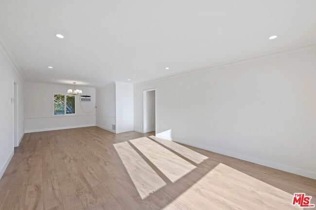 Photo - 1252 N Crescent Heights Blvd Unit 4