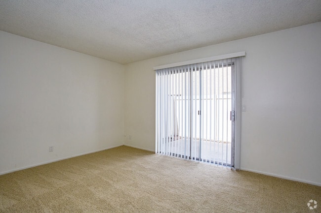 1BR, 1BA - 780 SF - Camino Pueblo and El Rancho Apartment Homes