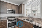 Photo - Spacious 3 bedroom Home w/2 car Garage in ...