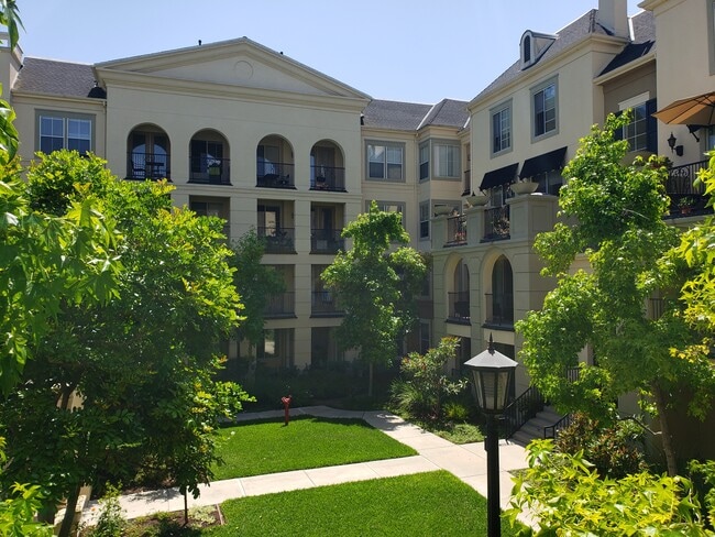 Building Photo - 2264 Watermarke Pl Unit 2264