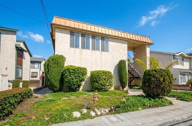 Photo - 2717 Vanderbilt Ln