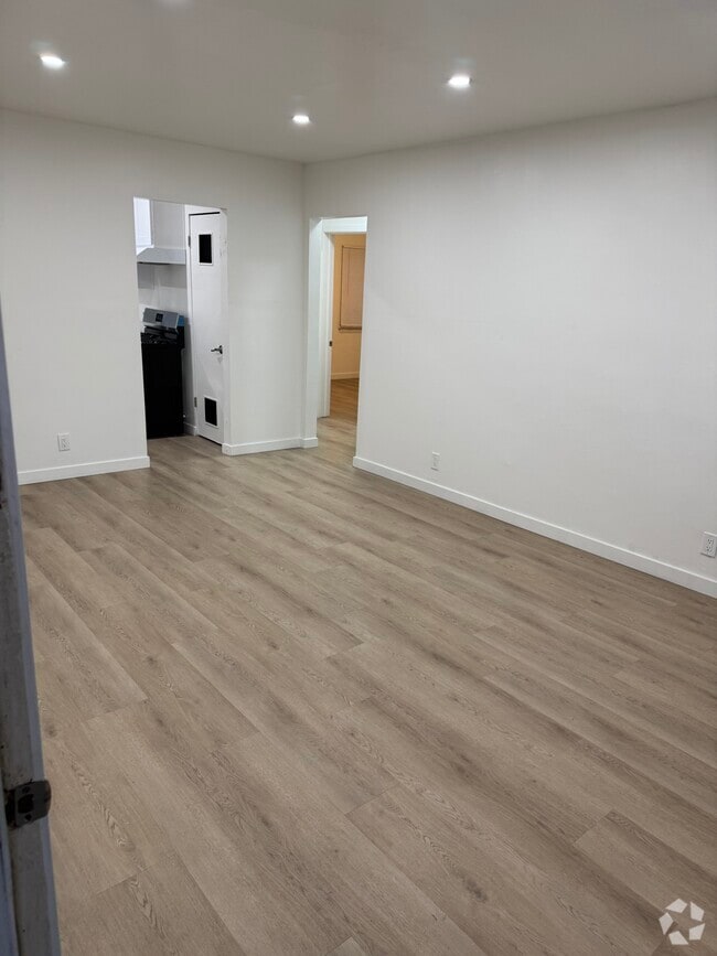 Building Photo - 10934 Charnock Rd Unit 10934 Charnock Rental