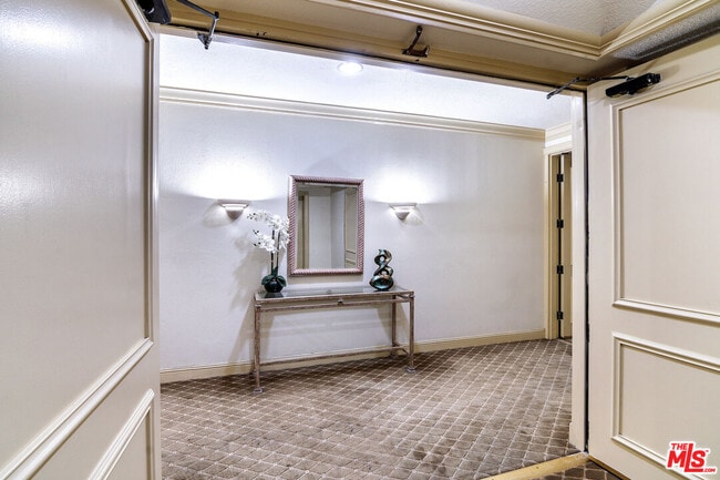 Photo - 1650 Veteran Ave Unit 306