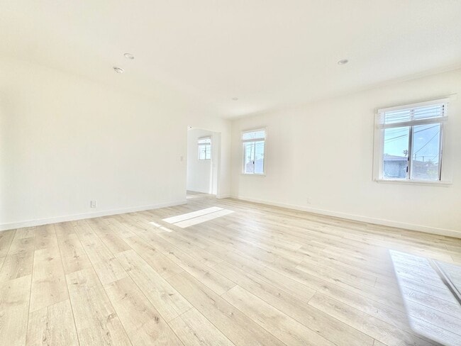 Photo - 1600 Chestnut Ave
