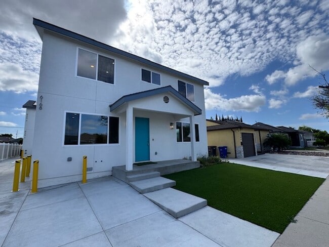 Building Photo - 6170 Briercrest Ave Unit 6168