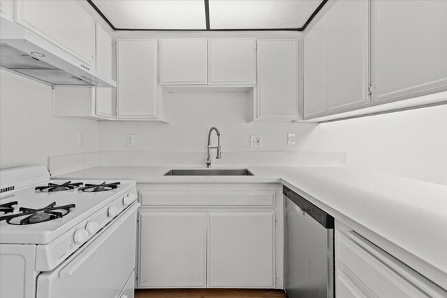 Photo - 3615 Veteran Ave