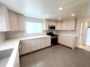 Photo - 4 bed 2.5 Plus bonus room in Redondo Beach. Unit A