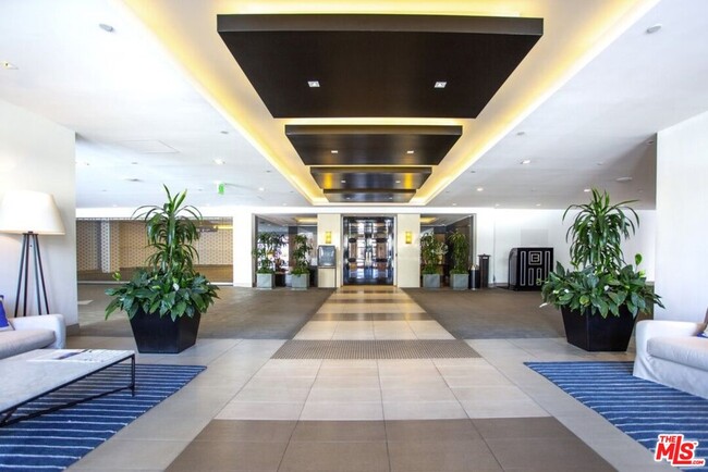 Photo - 8500 Burton Way Unit 718