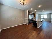 Photo - 686 S Euclid St