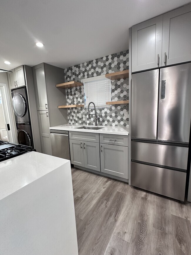 Photo - 1483 Fern Ave