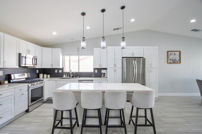 Building Photo - 81358 Avenida Blanca